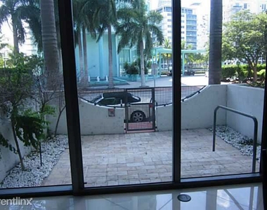 6000 Collins Ave - Photo Thumbnail 56