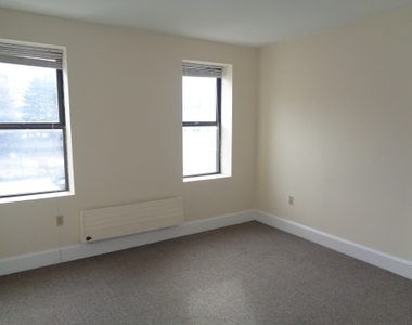 825 Beacon St - Photo Thumbnail 2