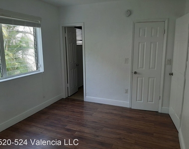 110 Antiquera Ave - Photo Thumbnail 3