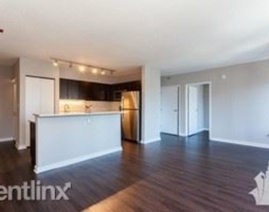 121 W Chestnut St 2704 - Photo Thumbnail 2