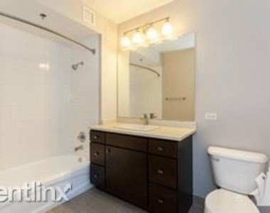 121 W Chestnut St 2704 - Photo Thumbnail 4