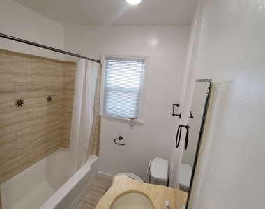 823 N. Alta Vista Blvd - Photo Thumbnail 9