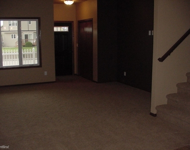 1151 Santa Fe Ave - Photo Thumbnail 2