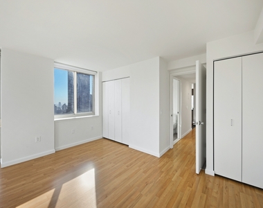 66 West 38th Street - Photo Thumbnail 0