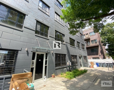 453 Maple Street - Photo Thumbnail 10