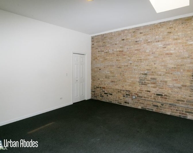 2336 N Milwaukee Ct R3 - Photo Thumbnail 8