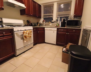 163 Summer St Apt 22 - Photo Thumbnail 8