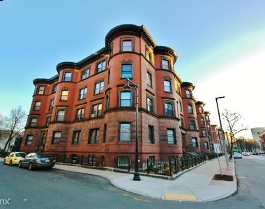 118 Hemenway St - Photo Thumbnail 10