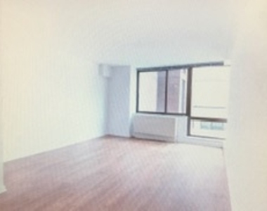 Amazing FEE Apartment on the Murray Hill - Photo Thumbnail 1