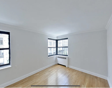 8 Gramercy Park South - Photo Thumbnail 7