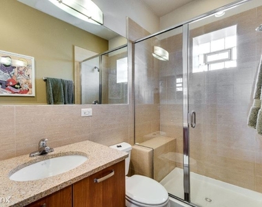 3329 W Schubert Ave Unit 3 - Photo Thumbnail 9