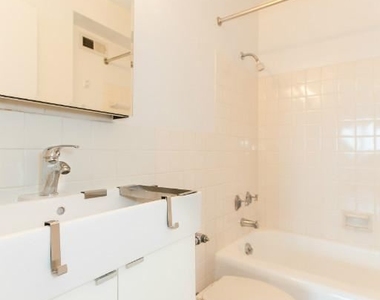 3130 N Lake Shore Dr 1511 - Photo Thumbnail 5