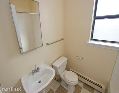 811 E 46th St 301 - Photo Thumbnail 6