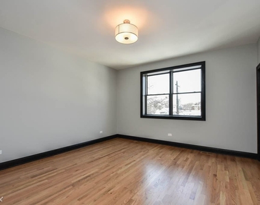 3923 N. Ashland, Unit E - Photo Thumbnail 11