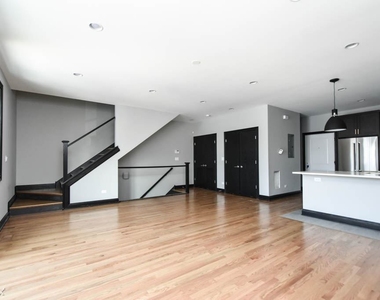 3923 N. Ashland, Unit D - Photo Thumbnail 9