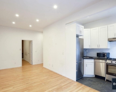 1297 Lexington Avenue - Photo Thumbnail 2