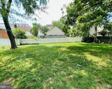 906 S Veitch Street - Photo Thumbnail 56