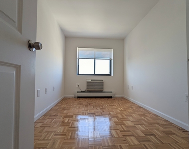 31-64 21st Street - Photo Thumbnail 5