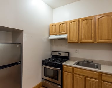 788 Park Pl - Unit: 2 - Photo Thumbnail 2