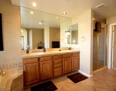 28990 N White Feather Lane - Photo Thumbnail 13