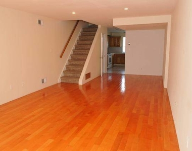 262  Edgewater St - Photo Thumbnail 1