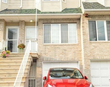 262  Edgewater St - Photo Thumbnail 0