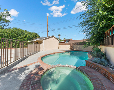 1026 E Verdugo Ave - Photo Thumbnail 44