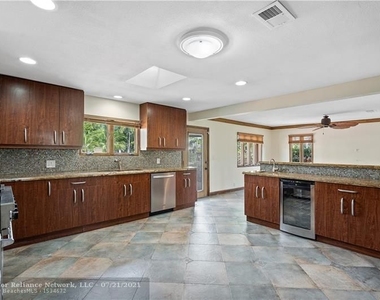 415 Coral Way - Photo Thumbnail 26