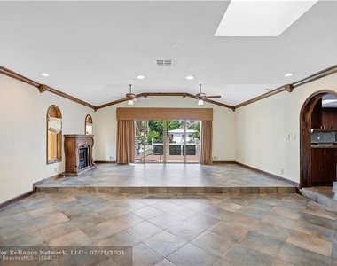 415 Coral Way - Photo Thumbnail 34