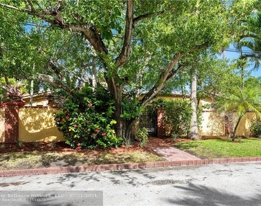 415 Coral Way - Photo Thumbnail 8