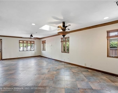 415 Coral Way - Photo Thumbnail 23