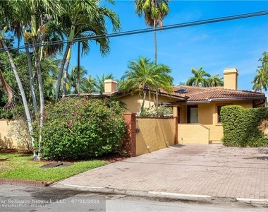 415 Coral Way - Photo Thumbnail 9