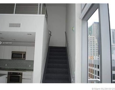 1050 Brickell Ave - Photo Thumbnail 7