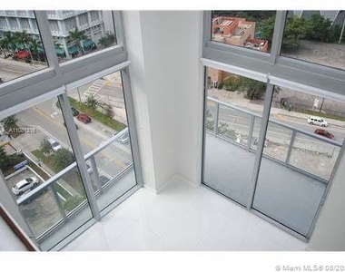 1050 Brickell Ave - Photo Thumbnail 13