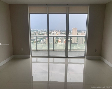 50 Biscayne Blvd - Photo Thumbnail 3