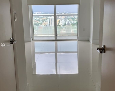 50 Biscayne Blvd - Photo Thumbnail 4