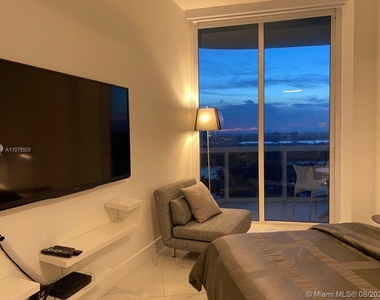 15811 Collins Ave - Photo Thumbnail 25