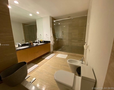 15811 Collins Ave - Photo Thumbnail 32