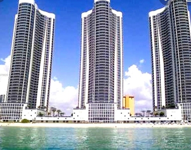 15811 Collins Ave - Photo Thumbnail 0