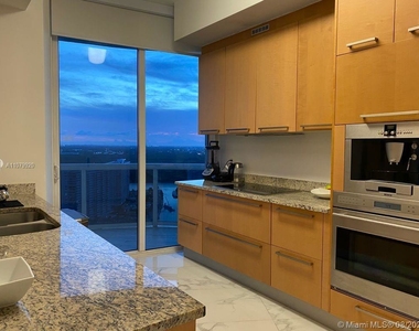 15811 Collins Ave - Photo Thumbnail 28