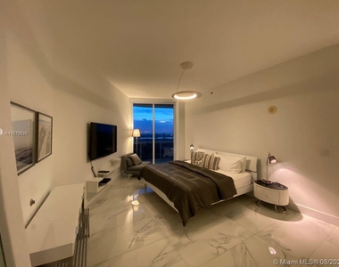 15811 Collins Ave - Photo Thumbnail 6