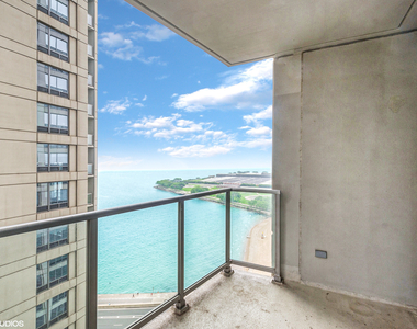 600 North Lake Shore Drive - Photo Thumbnail 13