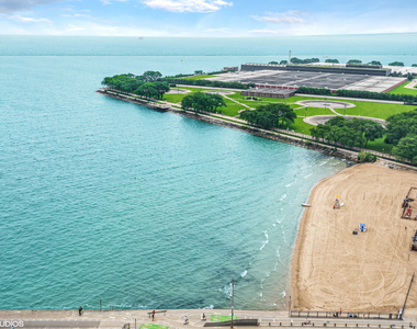 600 North Lake Shore Drive - Photo Thumbnail 8