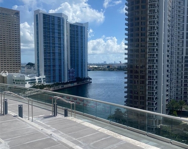 475 Brickell Av - Photo Thumbnail 22