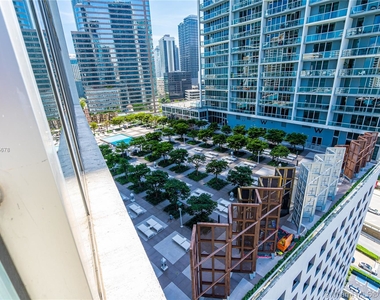 475 Brickell Ave - Photo Thumbnail 11