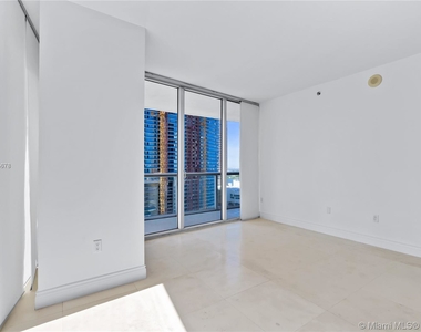 475 Brickell Ave - Photo Thumbnail 29