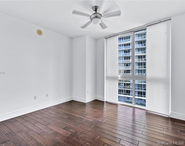 475 Brickell Ave - Photo Thumbnail 30