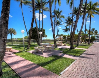 2555 Collins Ave - Photo Thumbnail 85