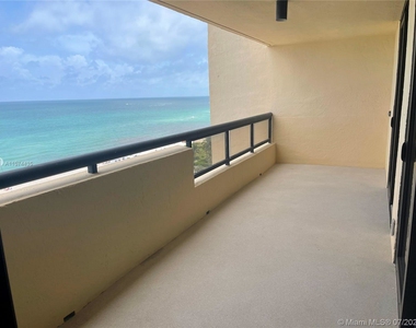 2555 Collins Ave - Photo Thumbnail 26