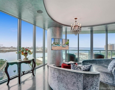 888 Biscayne Blvd - Photo Thumbnail 1